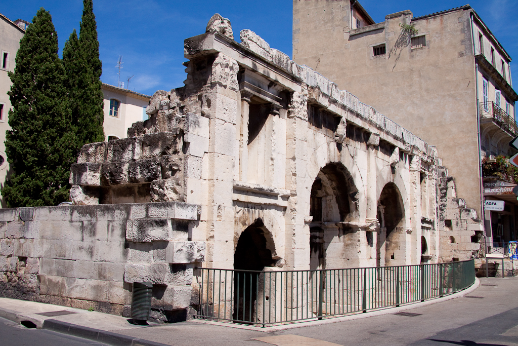 Nîmes