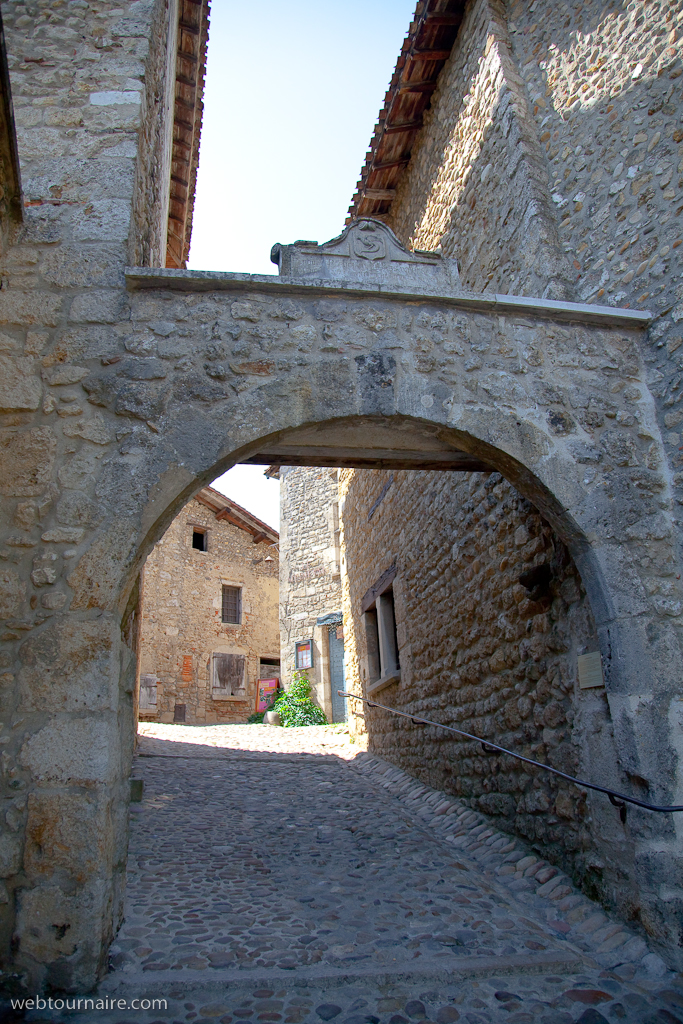 Pérouges - Ain - 01