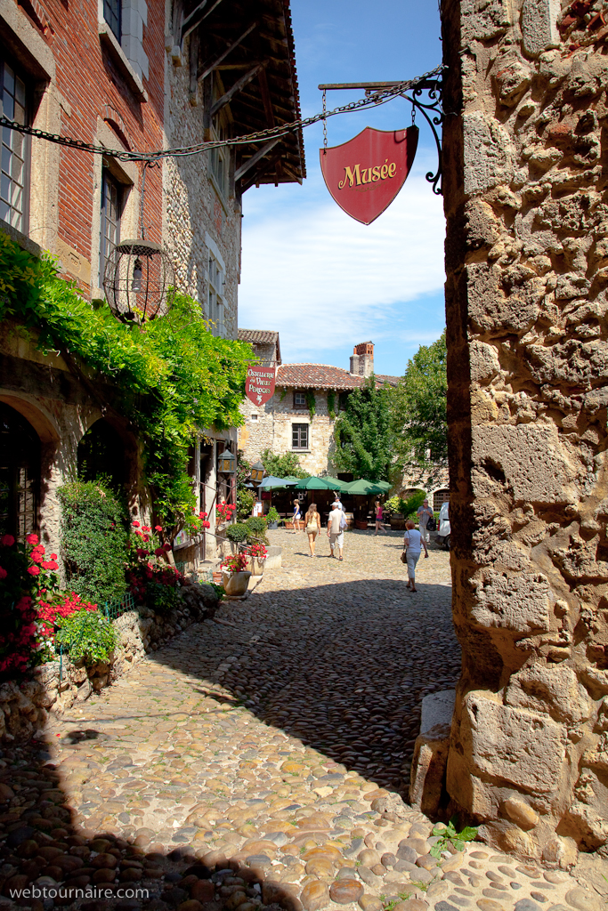 Pérouges - Ain - 01