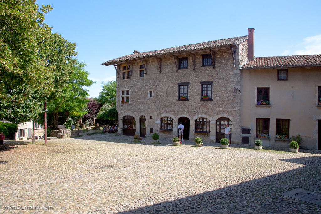 Pérouges - Ain - 01