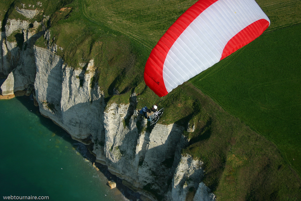 Didier au dessus des falaises d'Etretat
