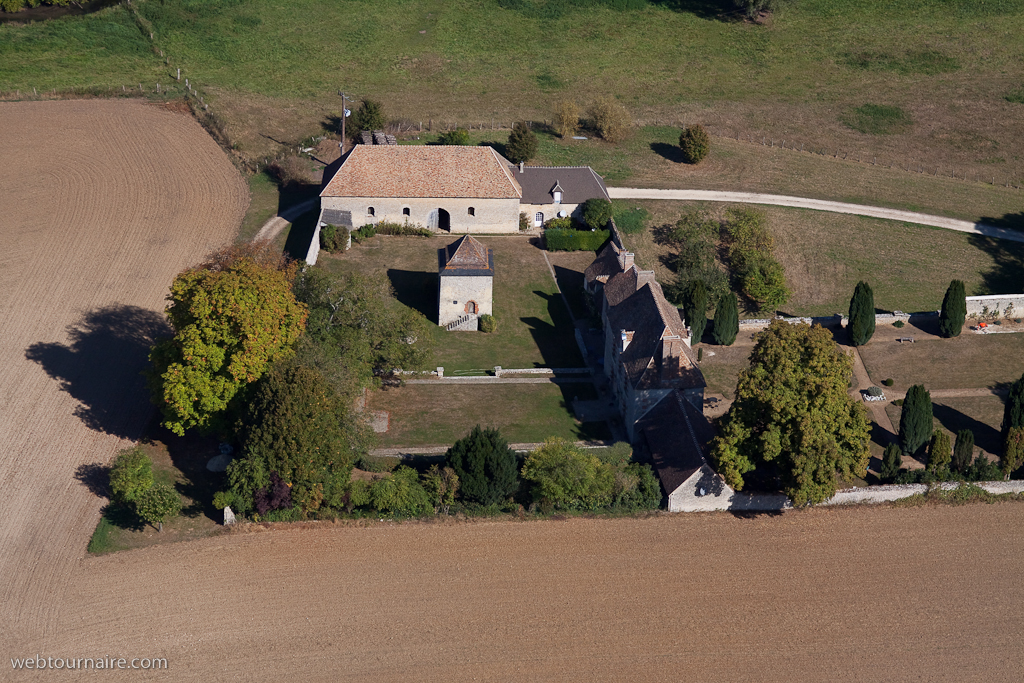 Belle demeure entre Chaumont et Trie Château