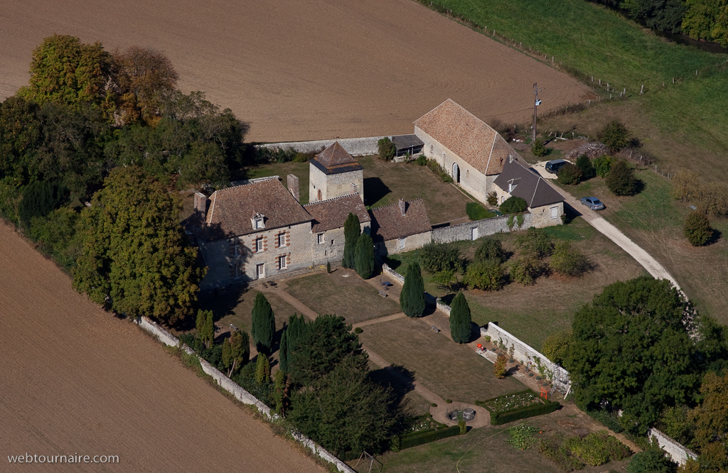Belle demeure entre Chaumont et Trie Château