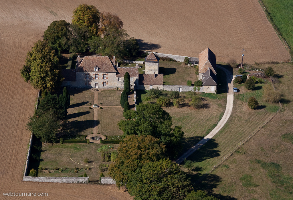 Belle demeure entre Chaumont et Trie Château