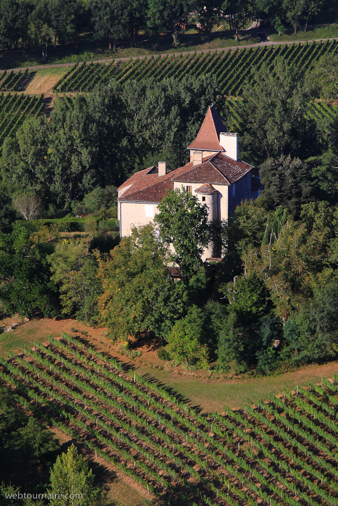 château près de Douelle