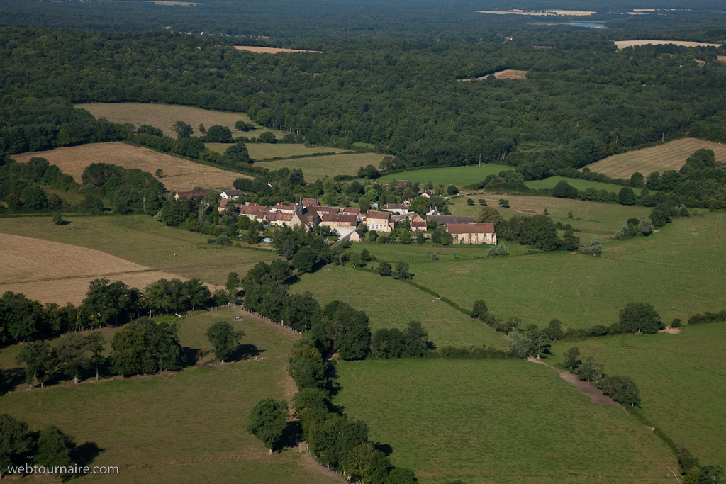 Moutiers en Puisaye Yonne - 89