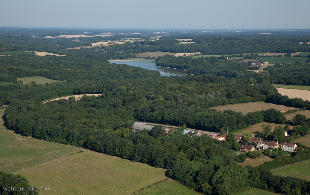 Moutiers en Puisaye Yonne - 89