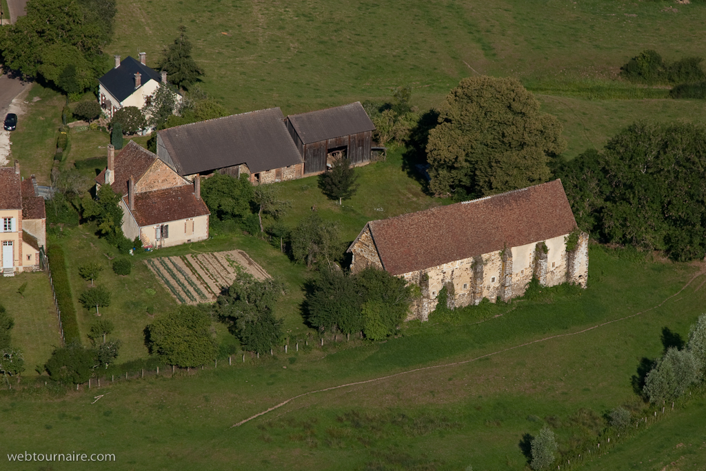 Moutiers en Puisaye Yonne - 89