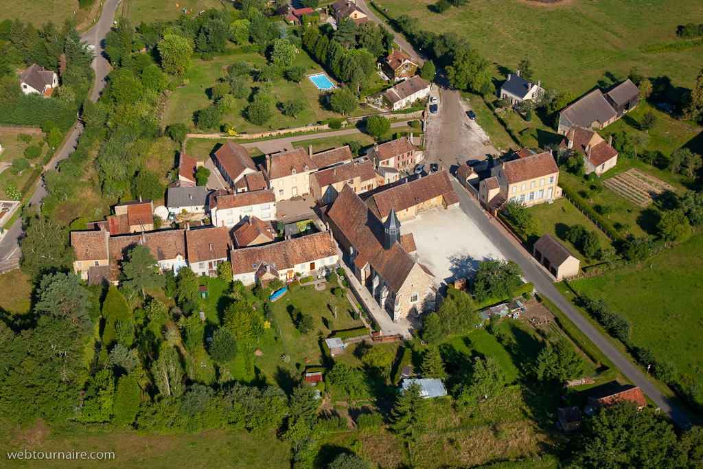 Moutiers en Puisaye Yonne - 89