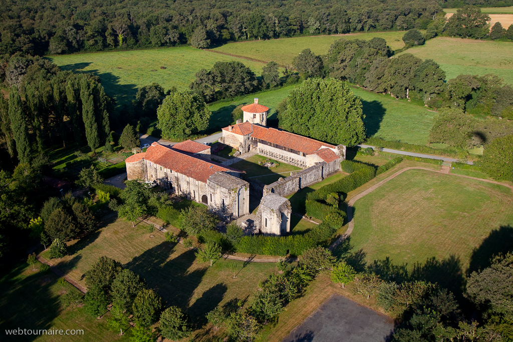 L'abbaye de la Grainetière - Vendée - 95