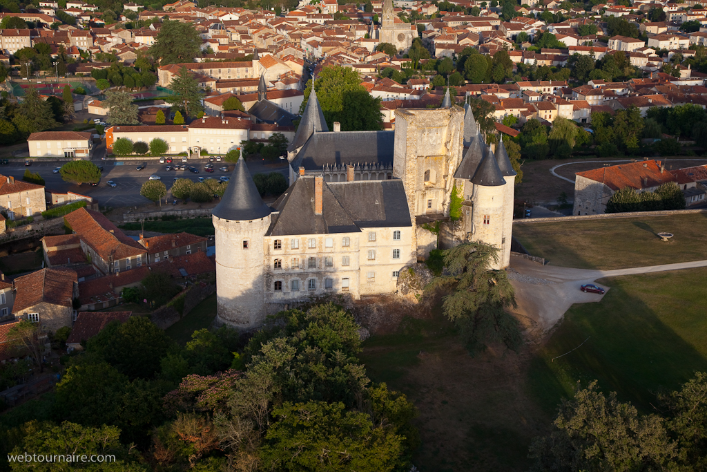 La Rochefoucauld - Charente - 16