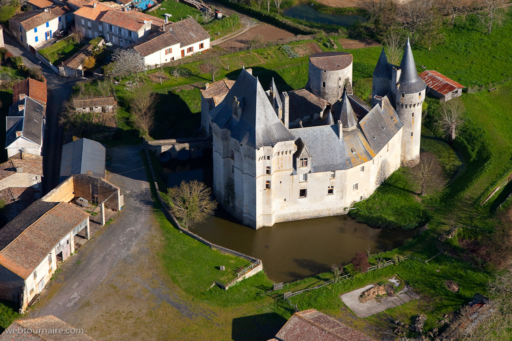 Cherveux - Deux Sèvres - 79