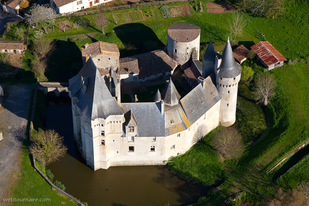 Cherveux - Deux Sèvres - 79